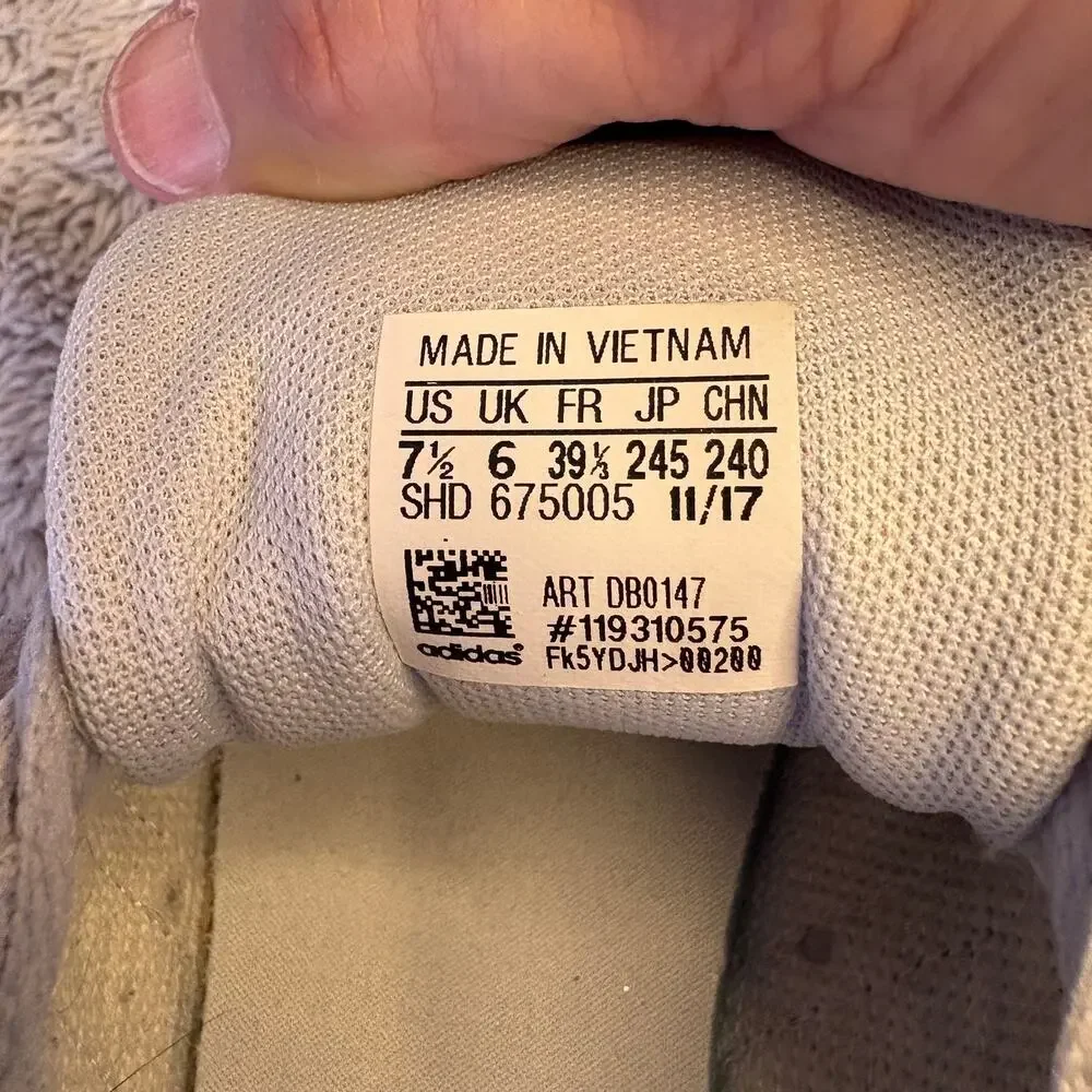 Adidas Women's Sneakers Size 7.5‎